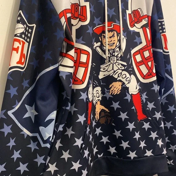Patriot hooded hoodie in like new condition,  no size pit to pit is 22 inches. - Picture 2 of 6